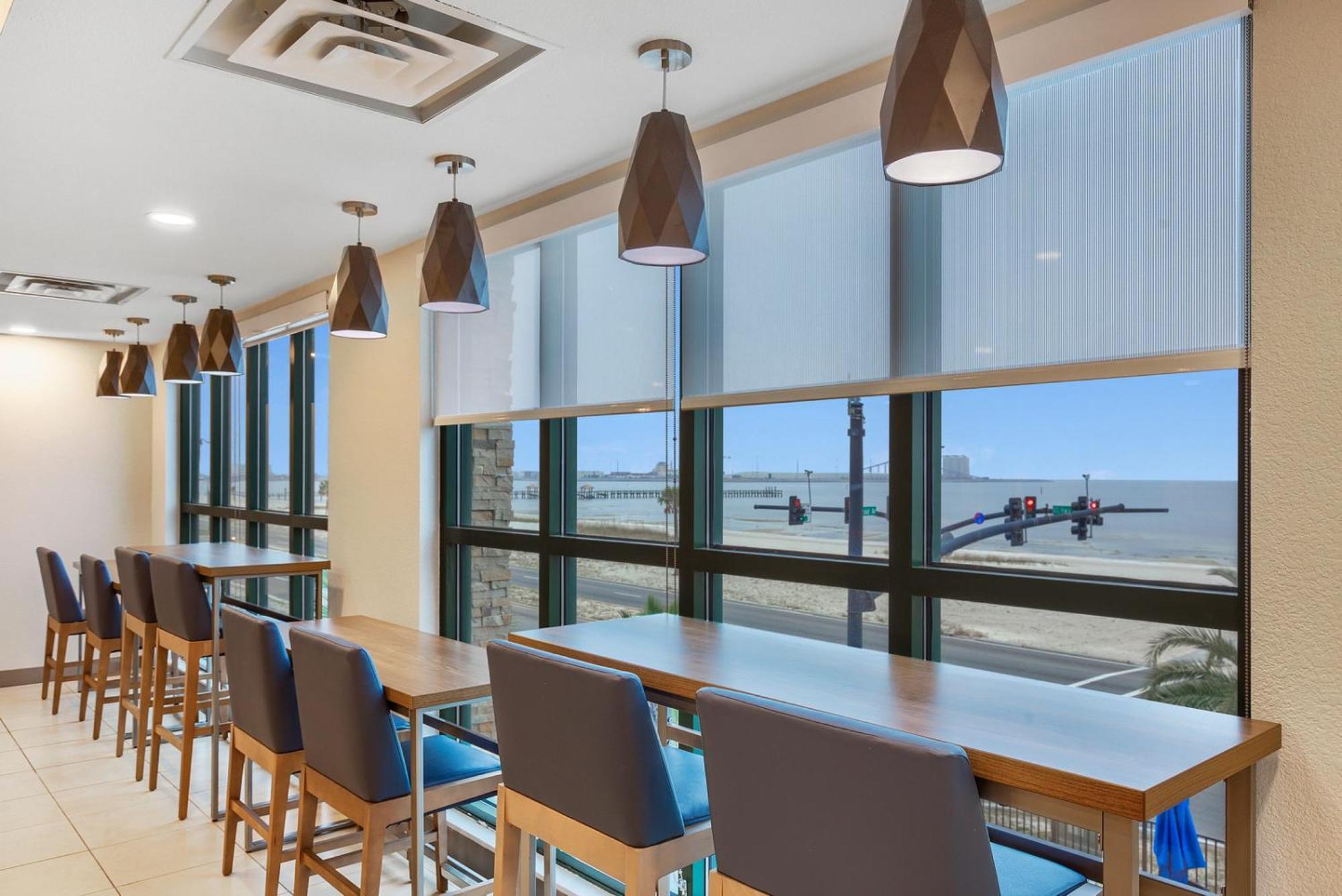 Holiday Inn Express - Gulfport Beach By Ihg Extérieur photo